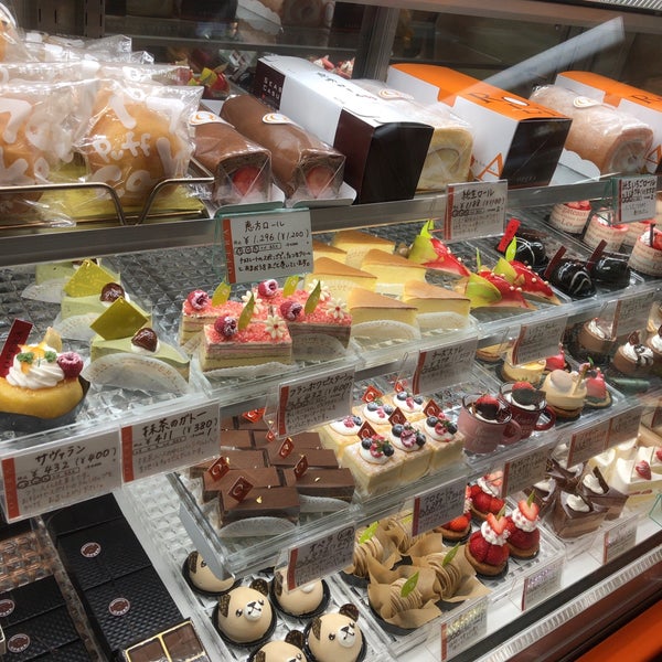 お菓子の工房オペラ 本店 Dessert Shop お菓子の工房オペラ 本店 Dessert Shop