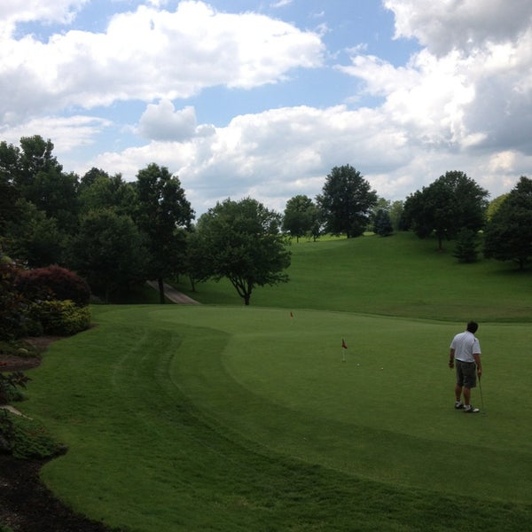 Foto tirada no(a) Bunker Hill Golf Course por Matt W. em 7/12/2013