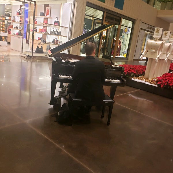 Photo taken at NorthPark Center by Jaecelyn on 12/3/2022