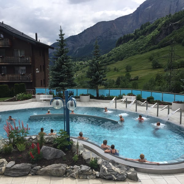 6/10/2015 tarihinde Vitusinee U.ziyaretçi tarafından Leukerbad Therme'de çekilen fotoğraf