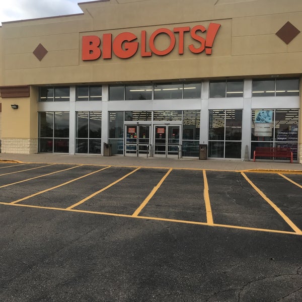 Big Lots Big Box Store in Livonia