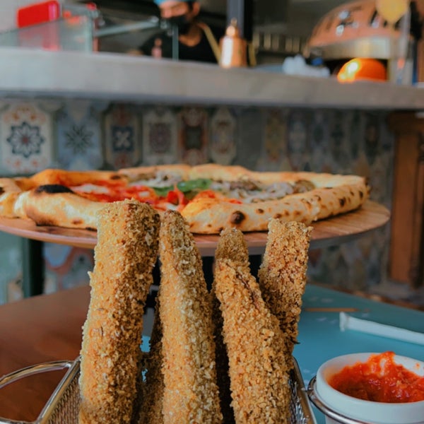Foto tirada no(a) Pizzapoli por Noor B. em 7/10/2023