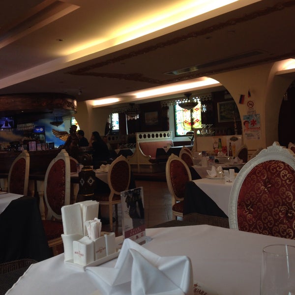 6/13/2015にMihaill P.がRed Square Russian Restaurantで撮った写真