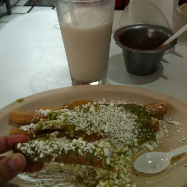 Las Flautas Zona Azul Satelite, México