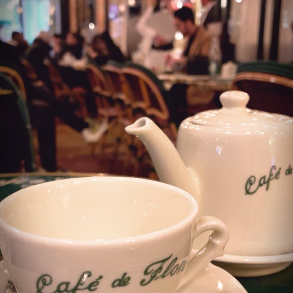 Photo taken at Café de Flore by 🪷 on 3/5/2024