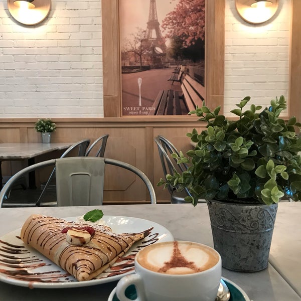 Photo taken at Sweet Paris Creperie by PloY D. on 1/29/2019