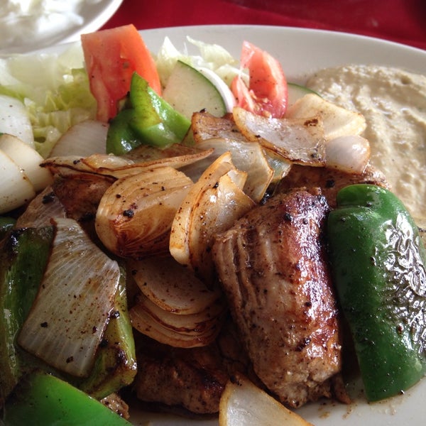 รูปภาพถ่ายที่ Restaurant Byblos - Comida y Tacos Arabes โดย Kar H. เมื่อ 9/1/2014