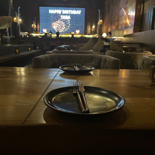รูปภาพถ่ายที่ Ovvi Lounge &amp; Restaurant โดย RSH .. เมื่อ 12/20/2022