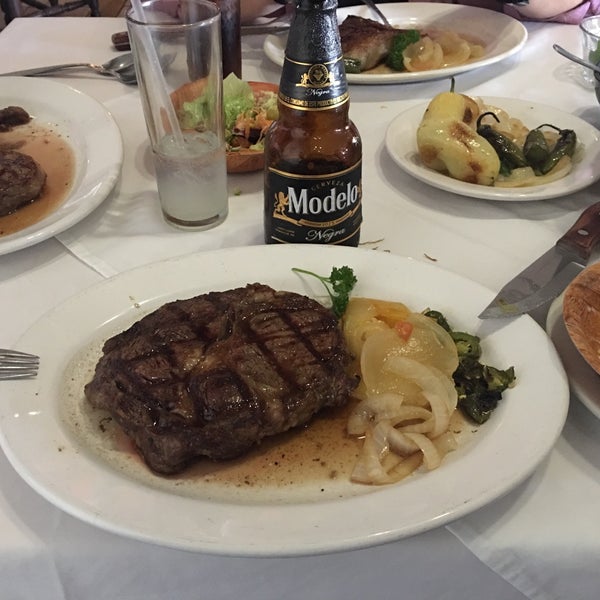 Foto tirada no(a) Mr. Steak por Geovanni Q. em 5/6/2016