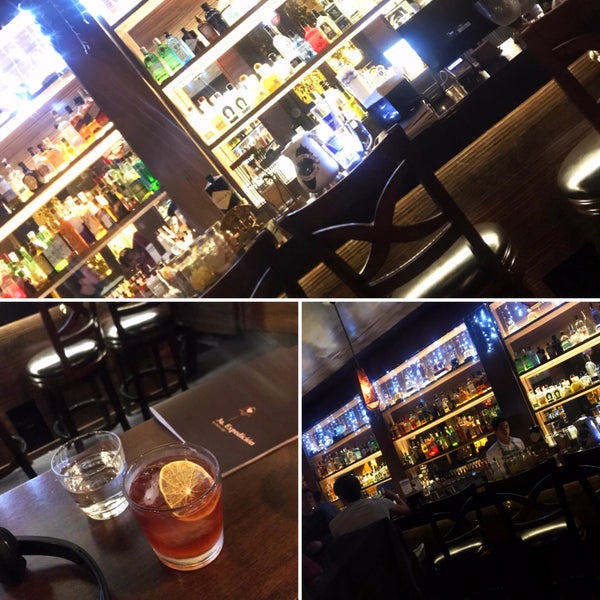 Foto tirada no(a) Dodo Café Cóctel Bar por dobleequixx m. em 12/29/2017