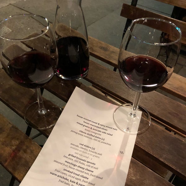 9/26/2019 tarihinde Tina C.ziyaretçi tarafından Yield Wine Bar'de çekilen fotoğraf