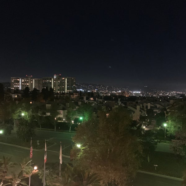 รูปภาพถ่ายที่ InterContinental Los Angeles Century City โดย SAAD เมื่อ 10/6/2019