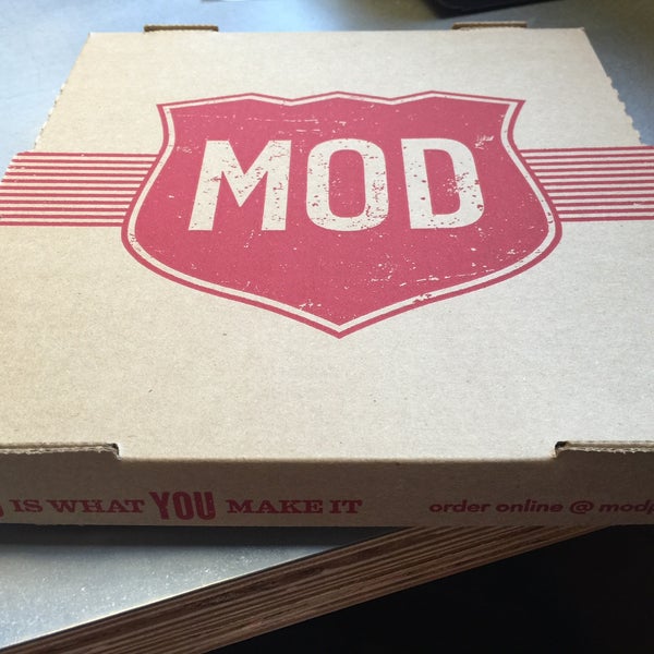 รูปภาพถ่ายที่ Mod Pizza โดย Memory G. เมื่อ 9/11/2015