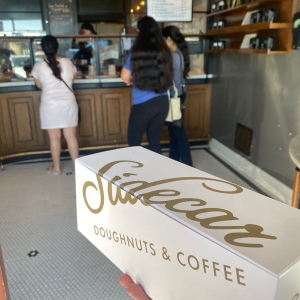 Foto diambil di Sidecar Doughnuts &amp; Coffee oleh MohammadAz ⚖. pada 8/10/2022