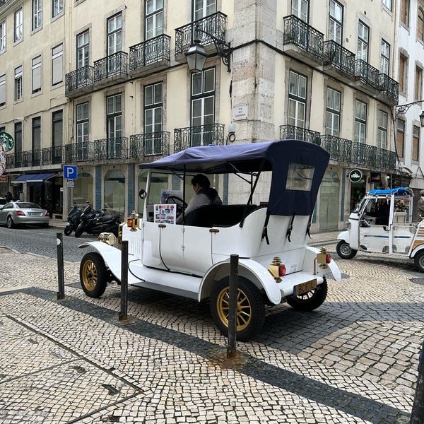 Photo prise au Lisbonne par N -̅  ›̵(̵̵̴̵ . le2/16/2024