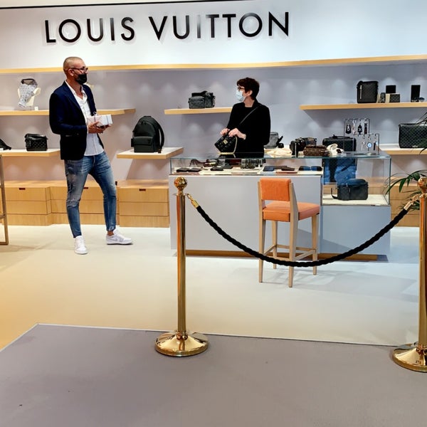 Louis Vuitton on LinkedIn: Louis Vuitton Lounge by Yannick Alléno.