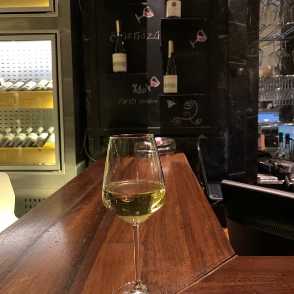 3/1/2020에 Aya A.님이 Sensus Şarap &amp; Peynir Butiği에서 찍은 사진