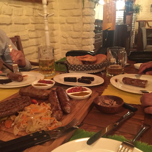 Das Foto wurde bei Pétrovič Restaurant von Ravshan am 4/26/2016 aufgenommen