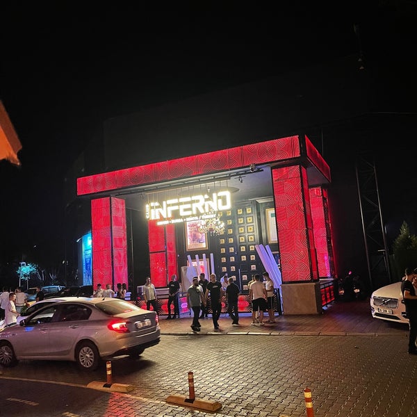 Foto tirada no(a) Club Inferno por Ramazan Ş. em 8/17/2022