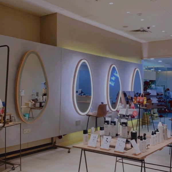 Number 76 Isetan Lot 10 Salon Barbershop In Bukit Bintang