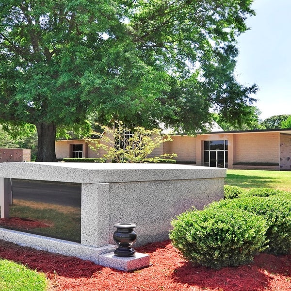 Meadowbrook Memorial Gardens Fasci Garden