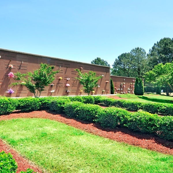 Meadowbrook Memorial Gardens Fasci Garden