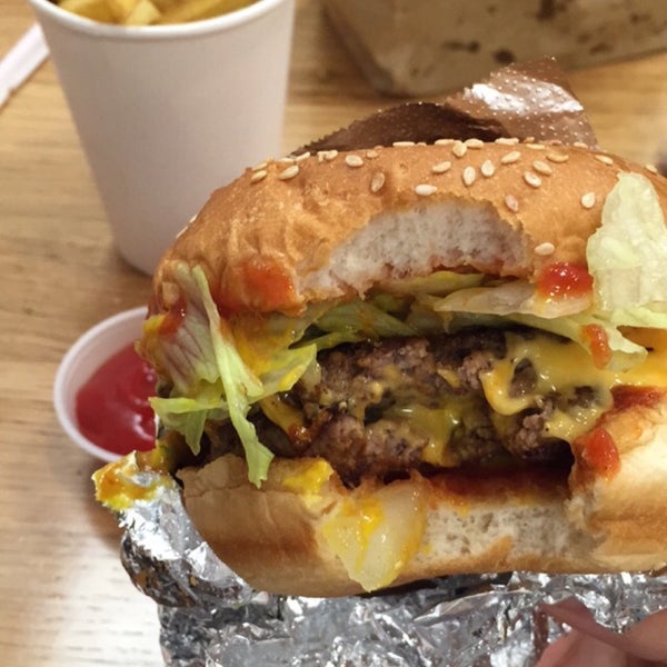 Photo taken at Five Guys by Talal on 8/22/2015