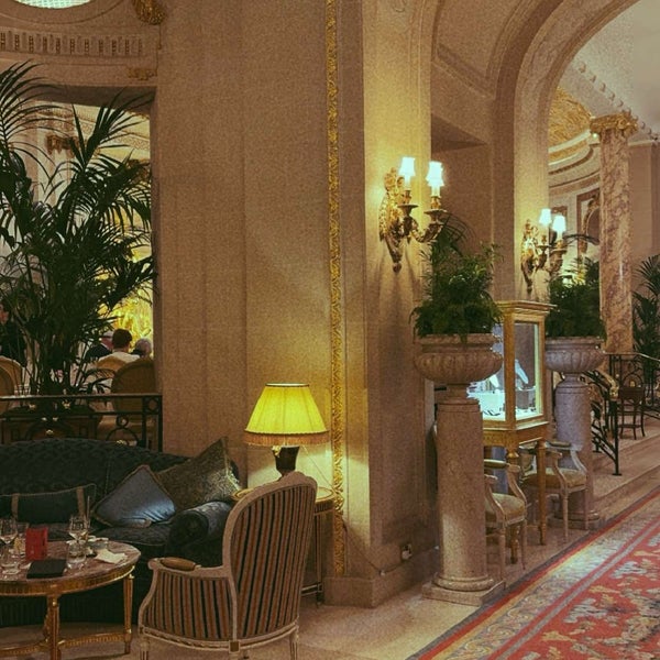 Foto diambil di The Ritz London oleh Abeer A. pada 1/9/2024