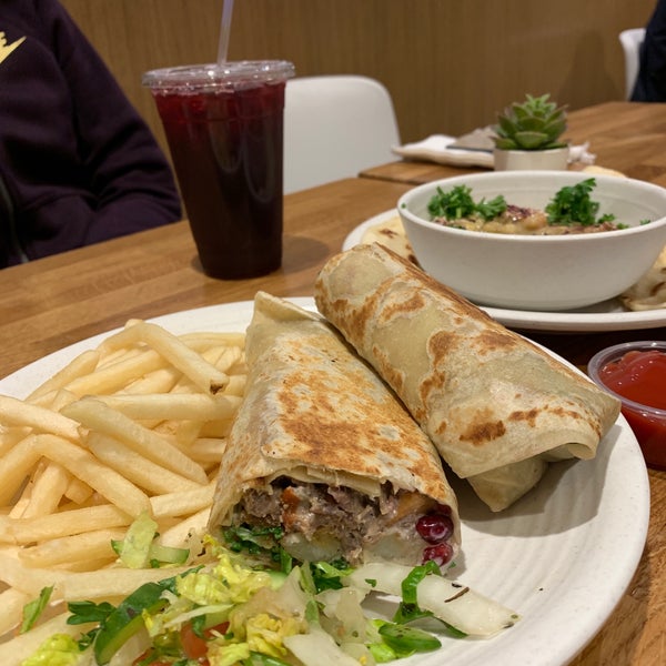 Photo taken at Simsim Outstanding Shawarma by 👑 on 1/29/2019