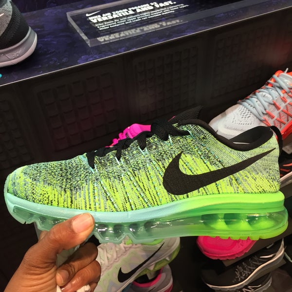 Finish line nike deals air max 27 flyknit