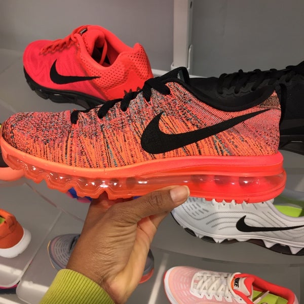 lady foot locker palisades mall