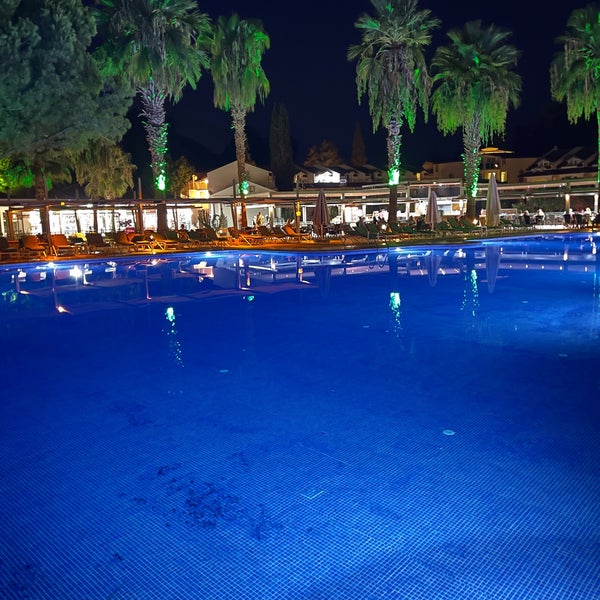 Photo taken at Lykia Park Hotels Lykia Botanika Beach &amp; Fun Club by Deha N. on 9/21/2022