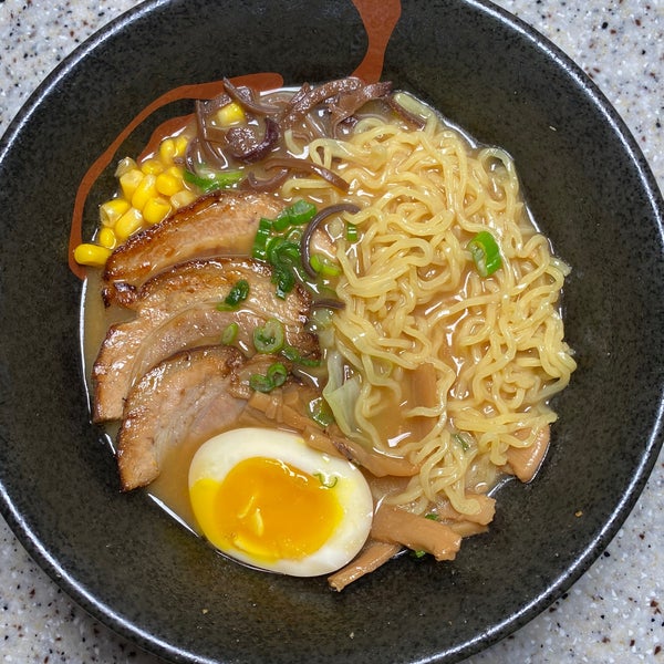 รูปภาพถ่ายที่ Mizu Japanese &amp; Thai Cuisine โดย Lori L. เมื่อ 11/20/2019