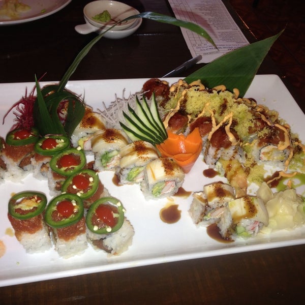 Foto diambil di Sushi Shack Japanese Sushi Restaurant oleh Scot P. pada 9/9/2013