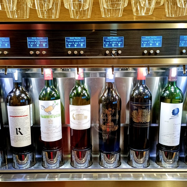 แวะมาดู "King of The Case" ไวน์ในฝันตัวเด็ดๆ สั่งเป็นแก้วผ่านเครื่อง Wine Emotion ได้ 3 ปริมาณ 𝟏𝟗𝟗𝟔 Château Margaux Margaux | France Cabernet sauvignon | Merlot 2,800++ 7,000++ 14,000++ สุดยอด