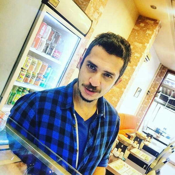 Das Foto wurde bei Moston Cafe von Tuluğhan E. am 1/12/2016 aufgenommen
