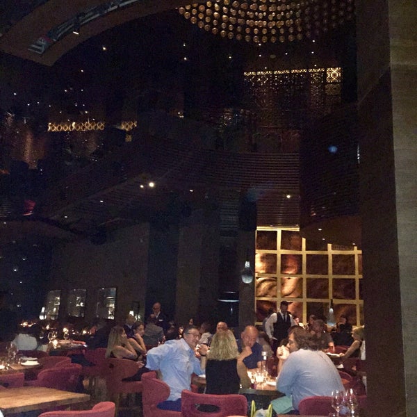 Foto diambil di Qbara Restaurant Lounge &amp; Bar oleh Ece B. pada 9/8/2015