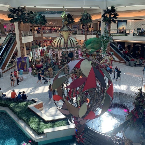 The Gardens Mall Food Court - Palm Beach Gardens, FL