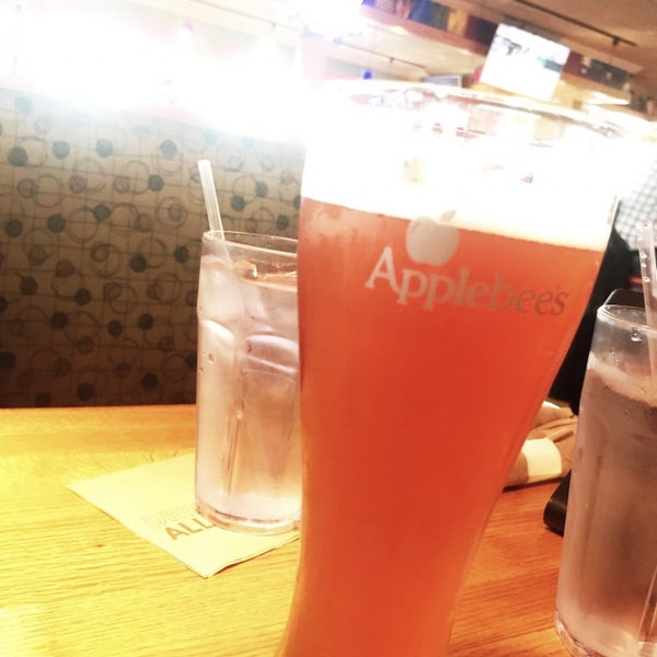 Applebee's Grill + Bar American Restaurant in Lorain