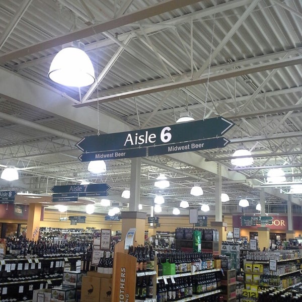 Binny's Beverage Depot Liquor Store in Willowbrook