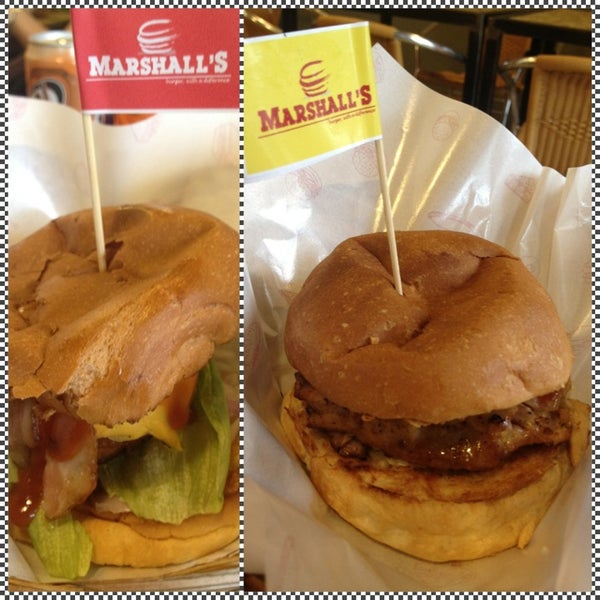 Das Foto wurde bei Marshall&#39;s Burger von Jethro Q. am 1/9/2013 aufgenommen
