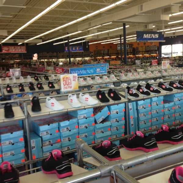 SKECHERS Warehouse Outlet - Shoe Store 