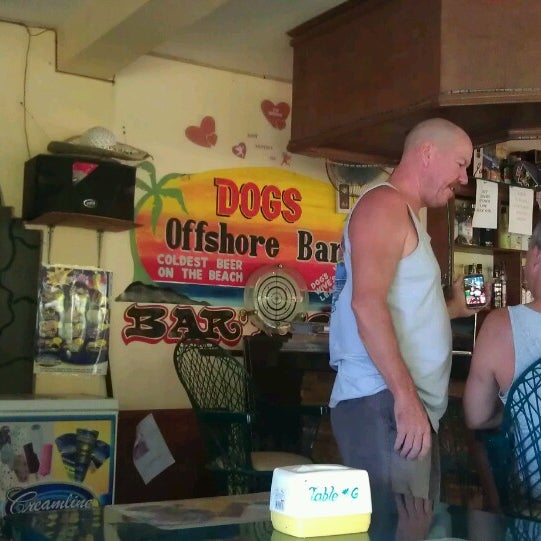 Dogs Offshore Bar San Antonio, Zambales
