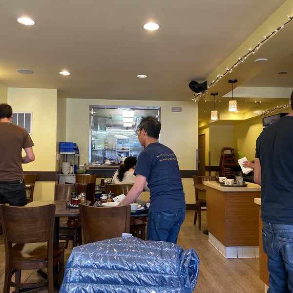 10/26/2019 tarihinde Harry W.ziyaretçi tarafından Turtle Tower Restaurant'de çekilen fotoğraf