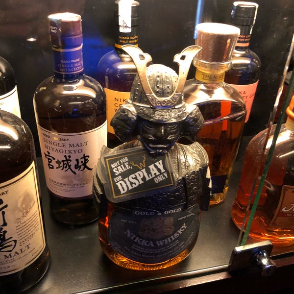 Foto diambil di The Whisky Bar KL oleh Artid J. pada 1/9/2018