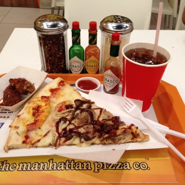 Photo taken at The Manhattan Pizza Company by Nancy on 11/9/2013