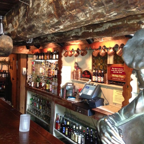 5/5/2013 tarihinde James L.ziyaretçi tarafından The Fox &amp; Hounds Restaurant &amp; Tavern'de çekilen fotoğraf
