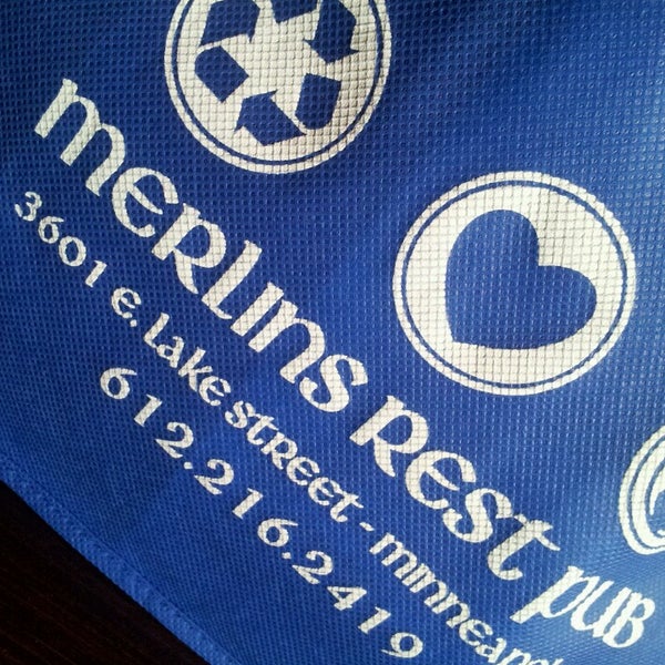 รูปภาพถ่ายที่ Merlins Rest Pub โดย Tami C. เมื่อ 7/4/2013