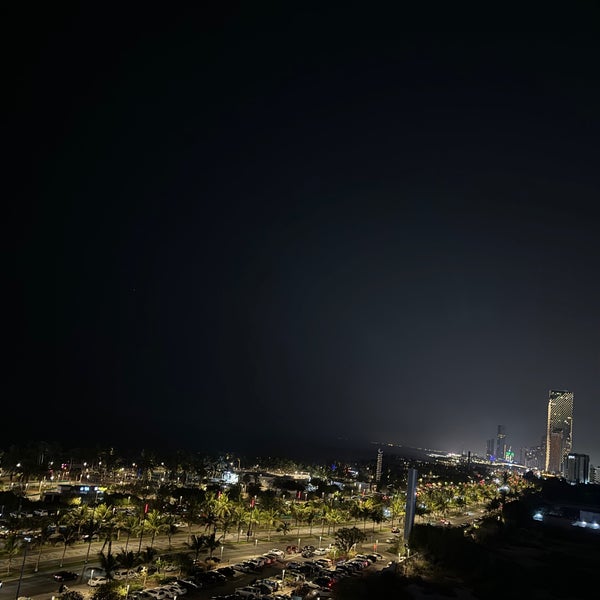 Das Foto wurde bei Jeddah Hilton von ✨ am 5/10/2024 aufgenommen