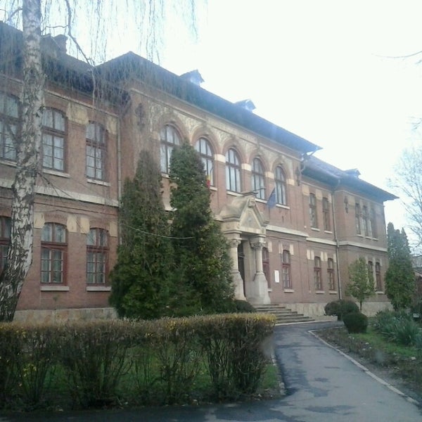 Photos At Colegiul NaÈ›ional I C BrÄƒtianu 1 Tip From 204 Visitors